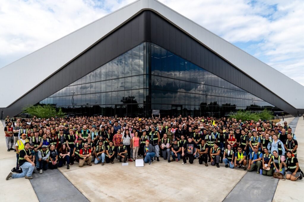 Starlink team builds 1M standard kits in 10 months at Bastrop, Texas plant