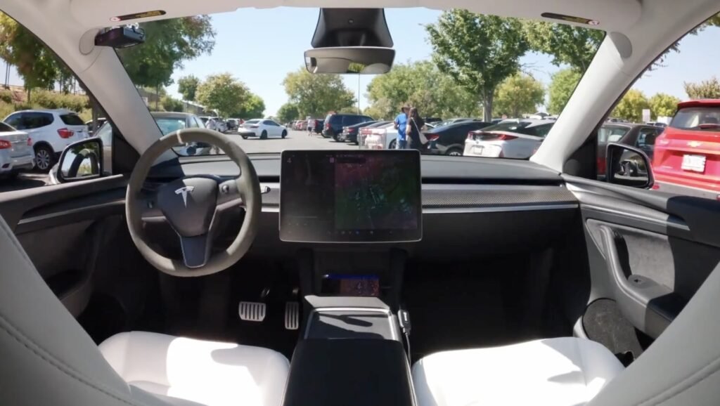 Tesla Actually Smart Summon attempts Costco parking lot: a breakdown